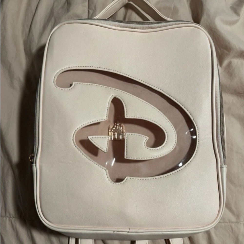 Lounge fly Disney backpack with pin